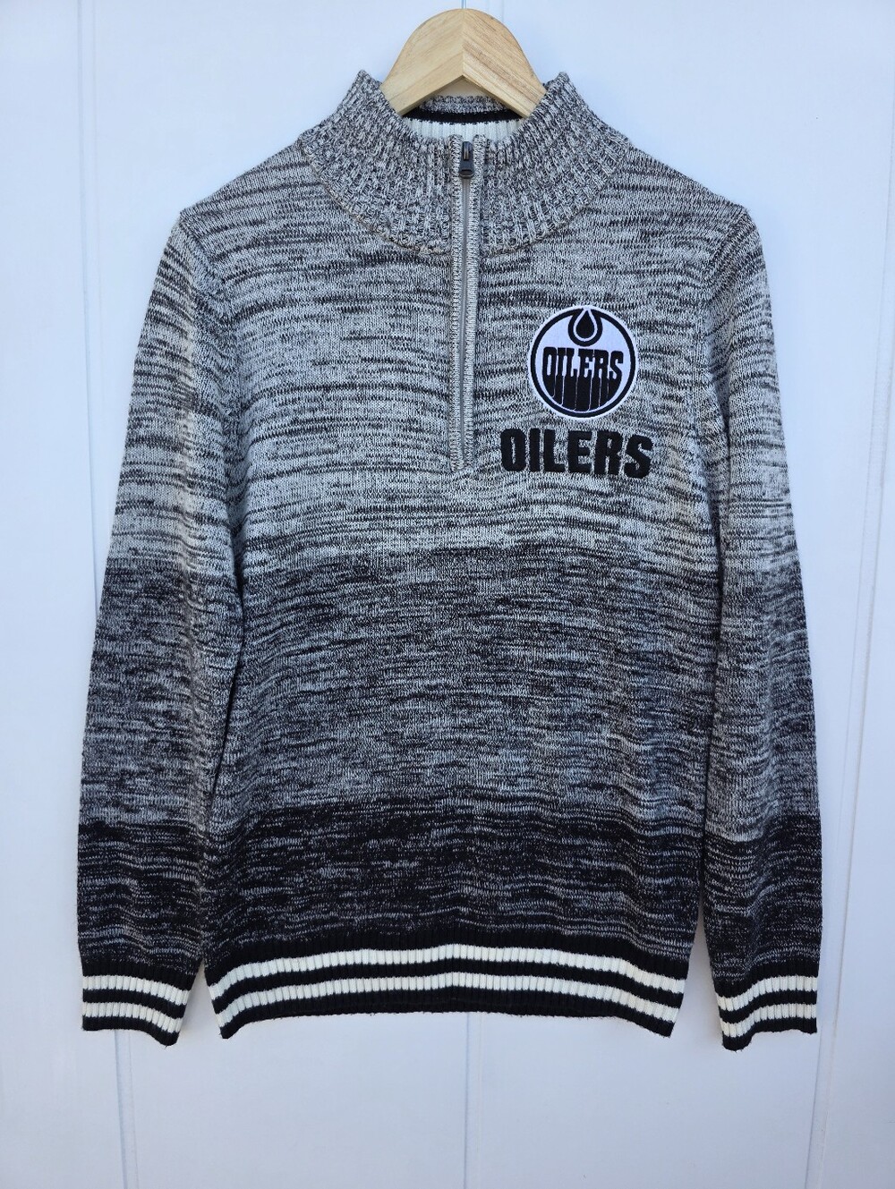 NHL Edmonton Oilers Hockey 1/4 Zip Acrylic Knit Sweater Grey Black Small